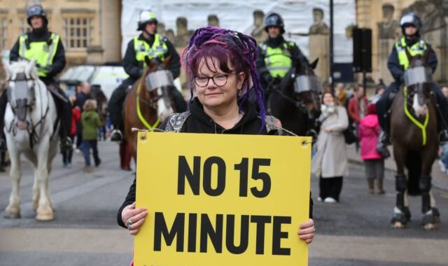 great-britain-15-minutes-protest