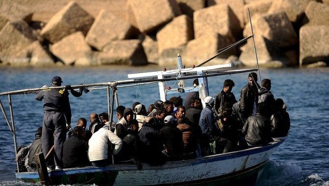 migrants-from-tunisia-lampedusa-italy