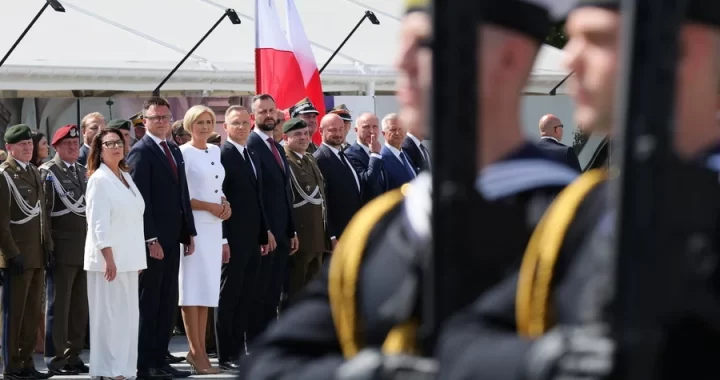 Polands-prime-minister-and-army-soldiers-EPA-PAP