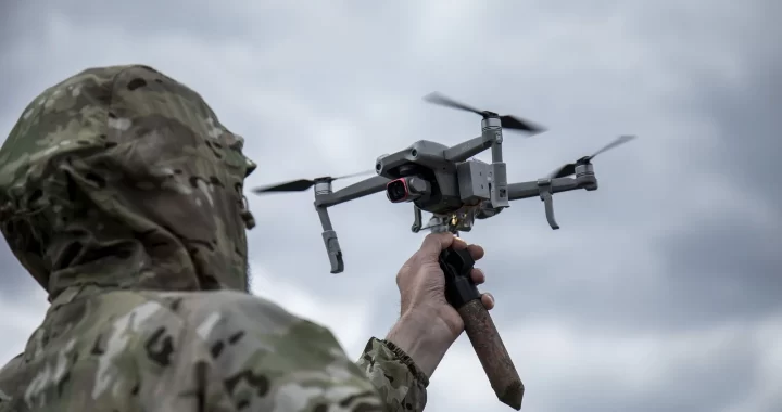 ukraine-soldier-dron
