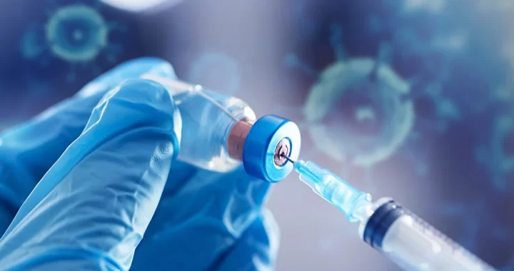 Covid-19-Montage-Vaccine-Syringe